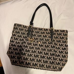 Michael Kors bag, only used once